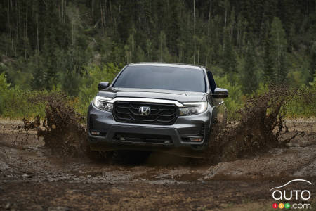 2021 Honda Ridgeline, front